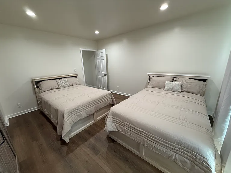 14613 Piuma Ave — Photo 30