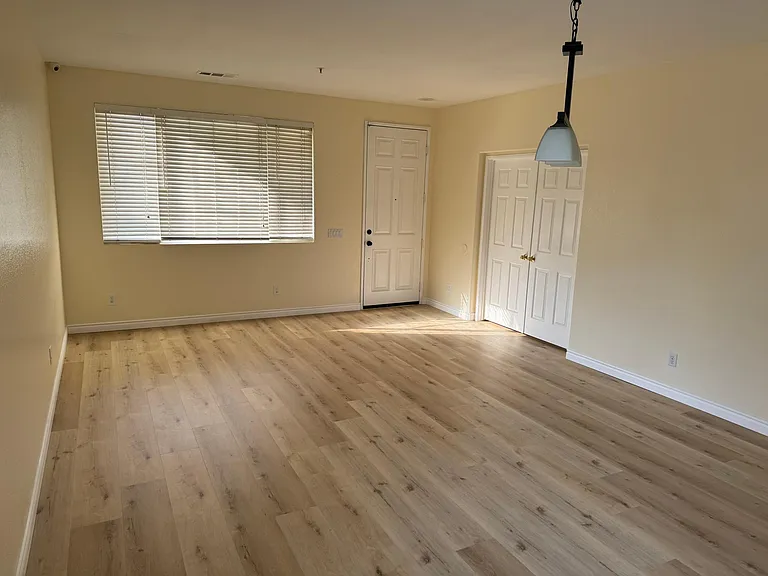 14975 Mount Wilson Ln — Photo 4