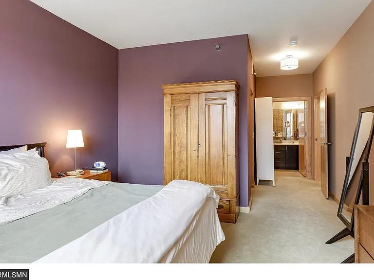 521 2nd St SE #306 — Photo 11