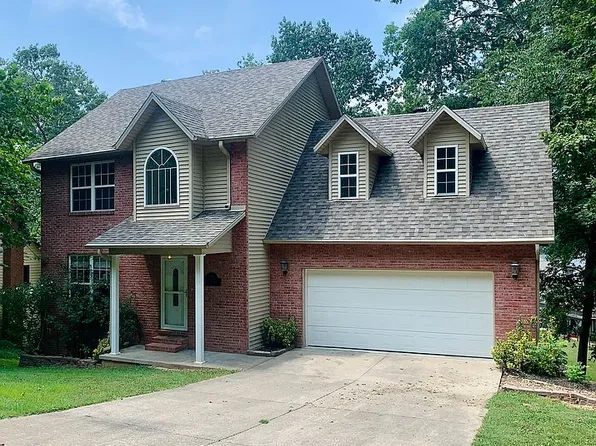 879 Bella Vista Dr, Jackson, MO 63755