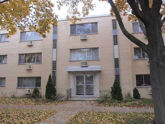 2nd image of 5555 W Sunnyside Ave APT 2C