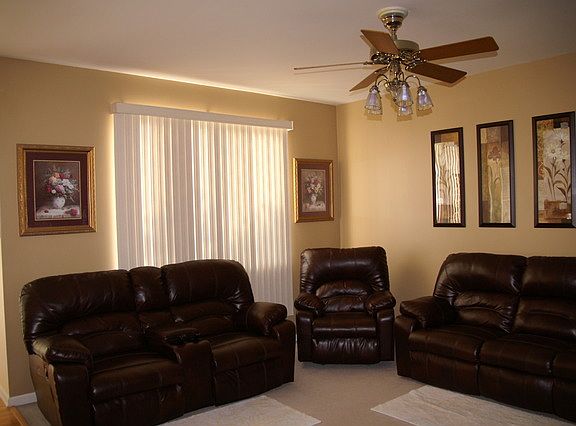 3rd image of 2405 Geneva Ln