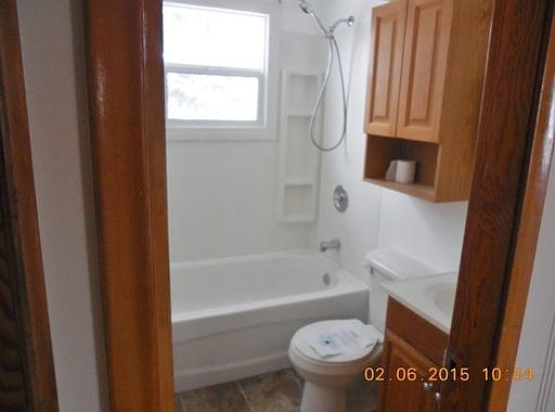 4th image of 9513 103rd Ave