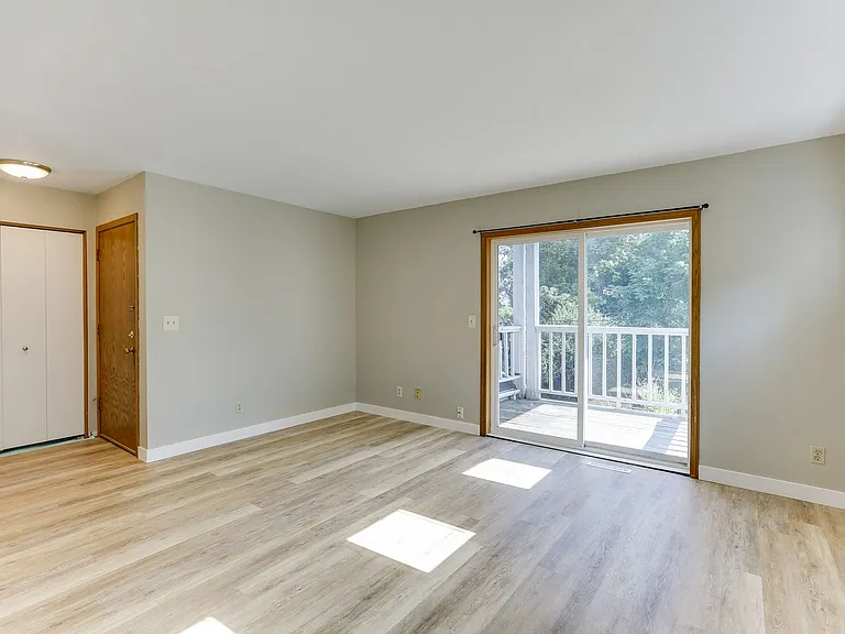 3118 4th St SE #1 — Photo 3