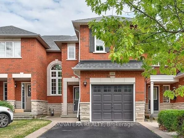 2399 Newcastle Cres, Oakville, ON L6M 4P8