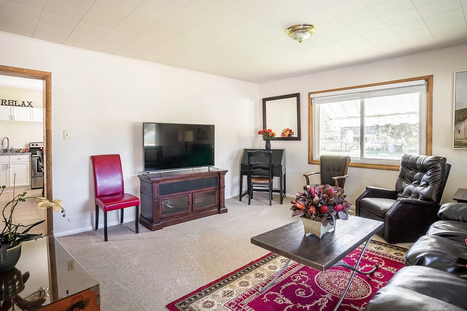 3 bed, 1.0 bath, 2497 sqft, $3,512 — Photo 1