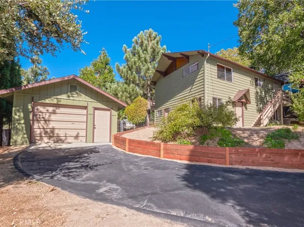 29308 Lakeview Ln, Cedar Glen, CA 92321