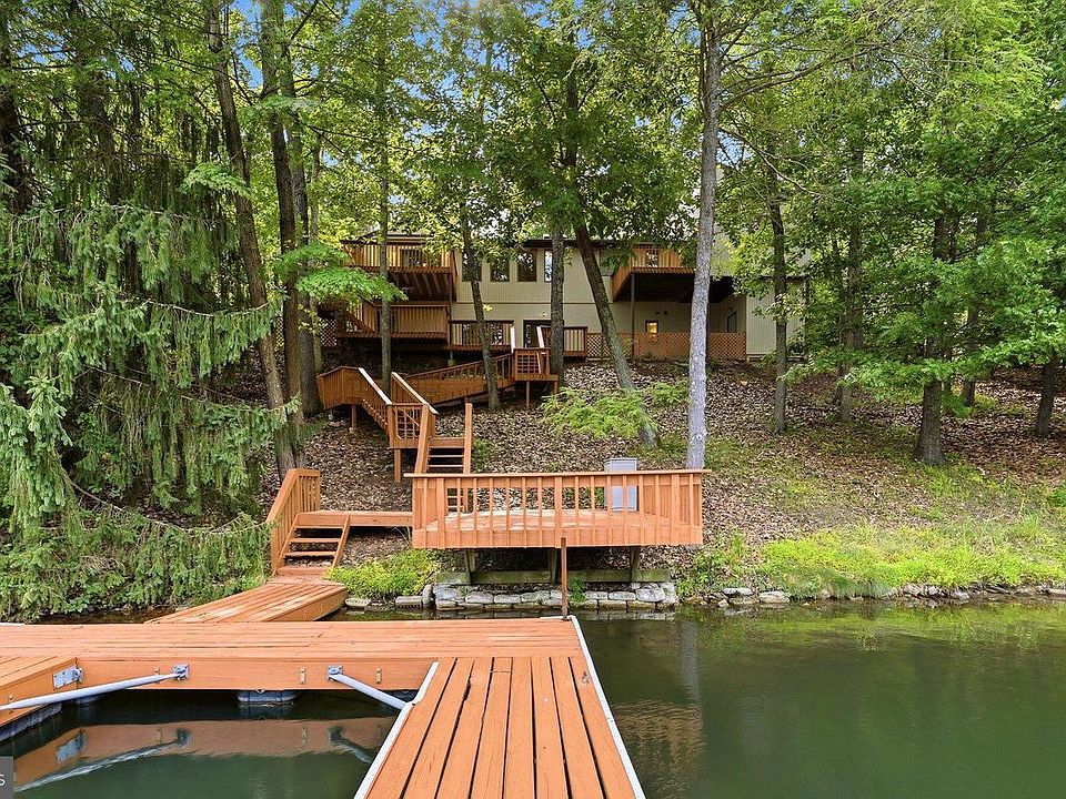 1st image of 1003 Lakeview Dr