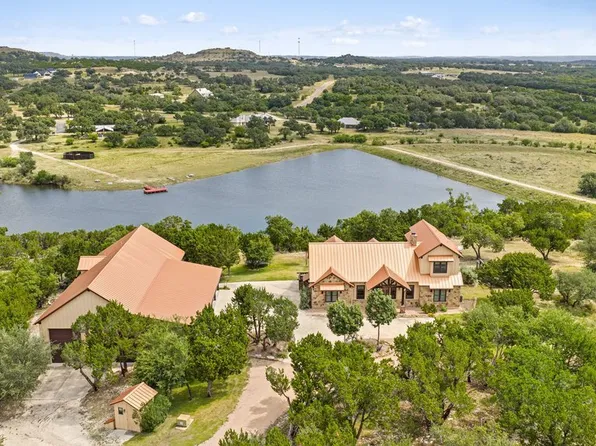 241 E LYNX CV, Blanco, TX 78606