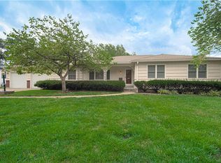 9525 Buena Vista St, Overland Park, KS 66207