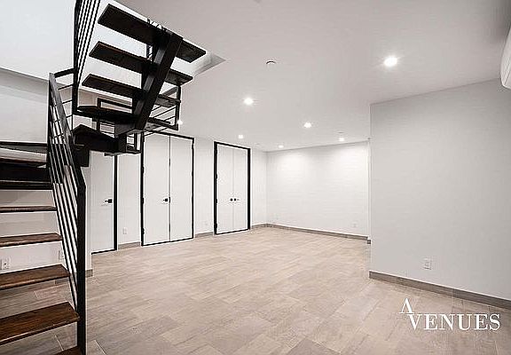 5th image of 352 Irving Ave #2A