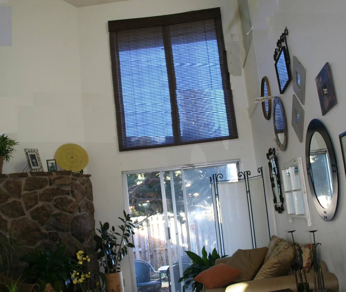 1570 Greenbriar Blvd — Photo 2