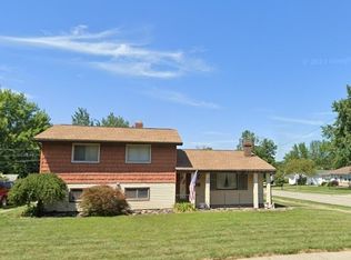 30275 Twin Lakes Dr, Wickliffe, OH 44092