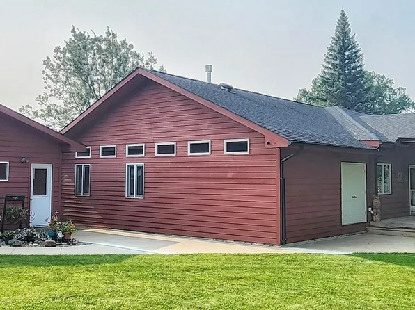 212 Lake Ave NE, Clearbrook, MN 56634