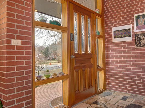 4th image of 2411 S Brentwood Blvd