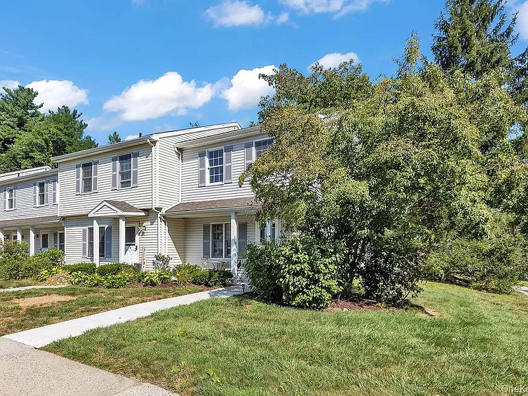 1 Clara Ct #1 — Photo 2