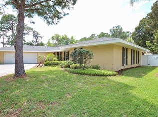 1315 Riverside Dr, Tarpon Springs, FL 34689