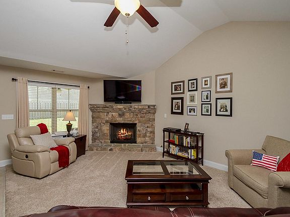 4th image of 163 Kirkwood Dr