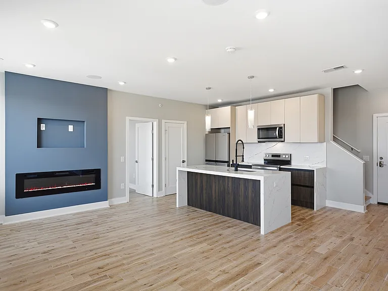 Veranda Apartments — Photo 9