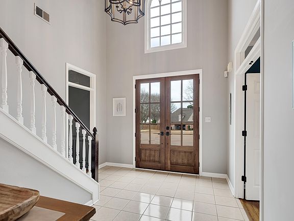3rd image of 676 Brookmere Dr