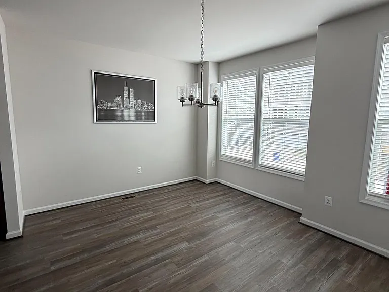 4105 Bolton Ct — Photo 14