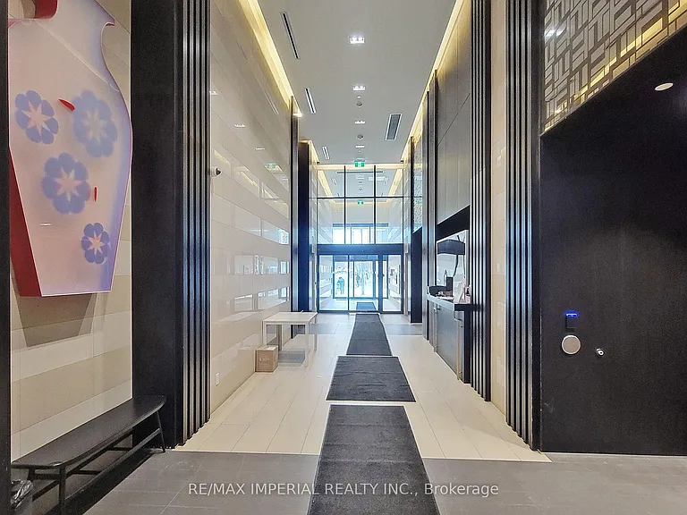 501 Yonge St #2111 — Photo 5