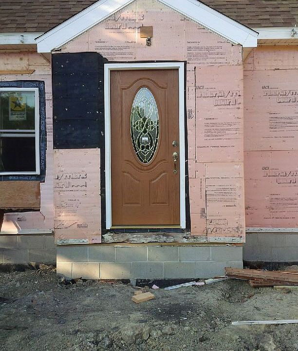 Front door at 525 6th ave se
