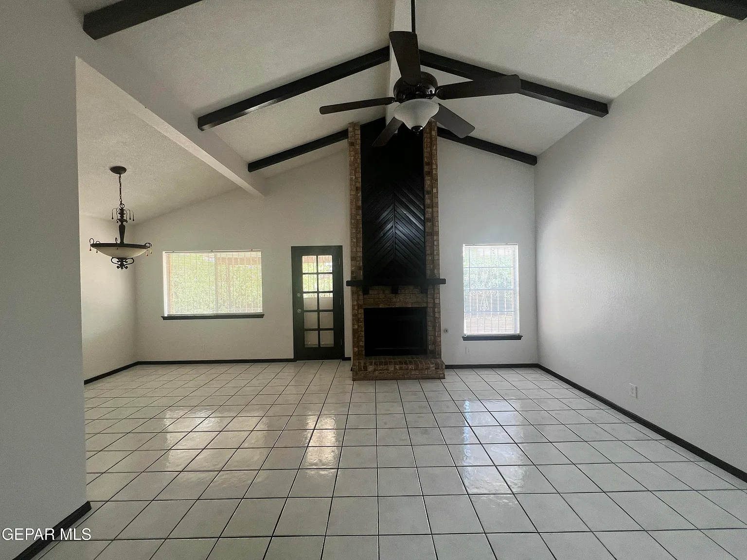 3 bed, 1489 sqft, $1,895 — Photo 2