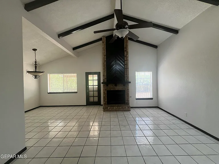 7772 Iroquois Dr — Photo 2