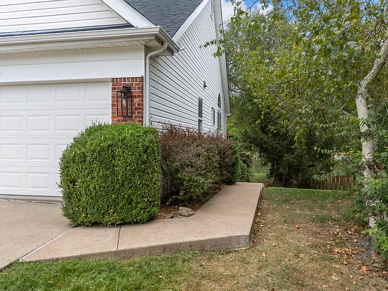 8050 Knights Crossing Dr — Photo 10
