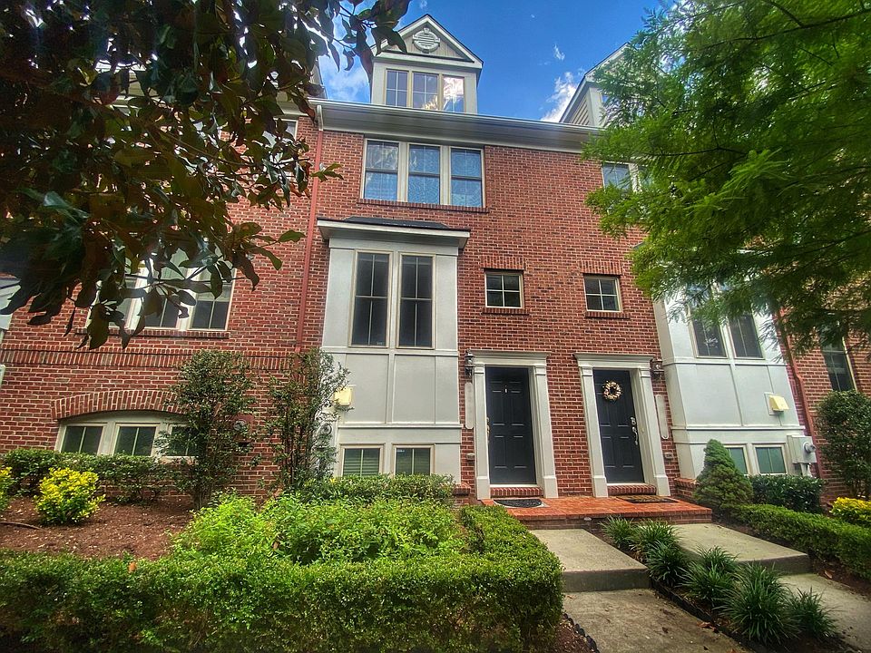 Rare 2-bedroom townhouse with attached garage