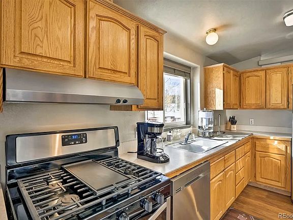 5th image of 443 Vine Rd