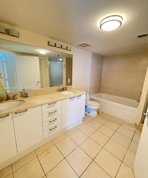 16699 Collins Ave #3910 — Photo 8