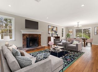 15 Ledgewood Dr, Bridgewater, MA 02324