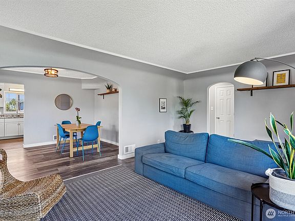 5th image of 2319 S J Street