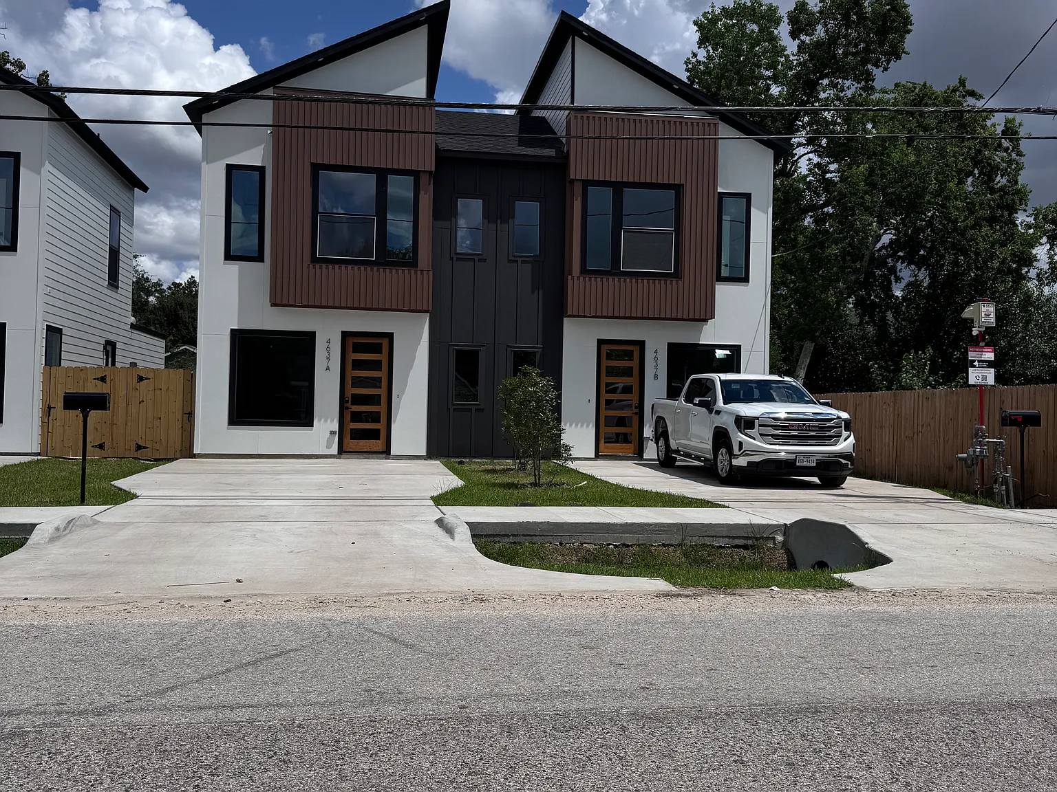3 bed, 2.5 bath, 1300 sqft, $3,100 — Photo 1
