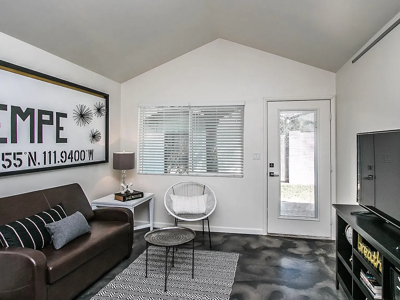Adorable, recently updated units in the heart of Tempe — Photo 4
