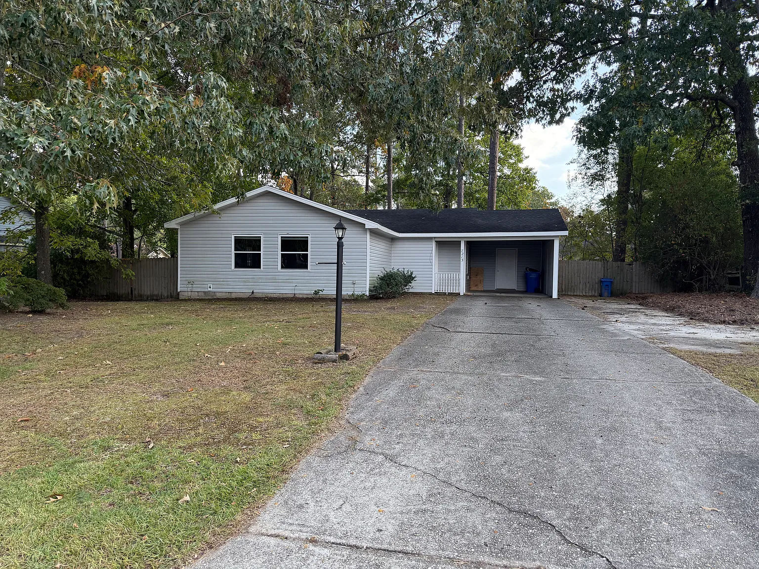 3 bed, 1272 sqft, $1,600 — Photo 1