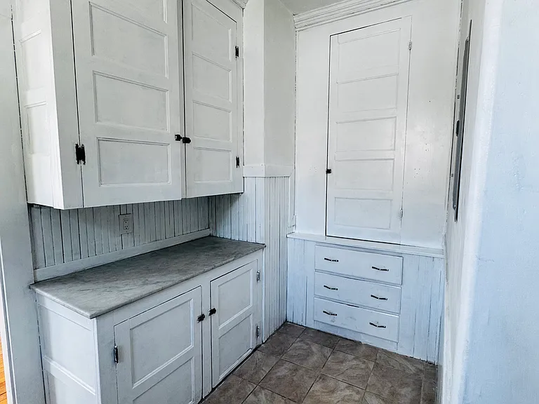 418 Essex St #2 — Photo 5