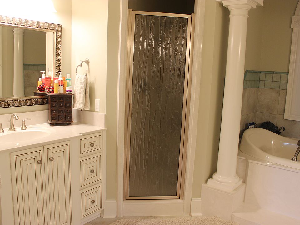 2nd image of 772 Chastain Cir