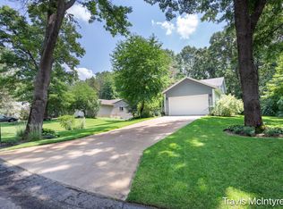 12364 Holmden Dr NE #32, Rockford, MI