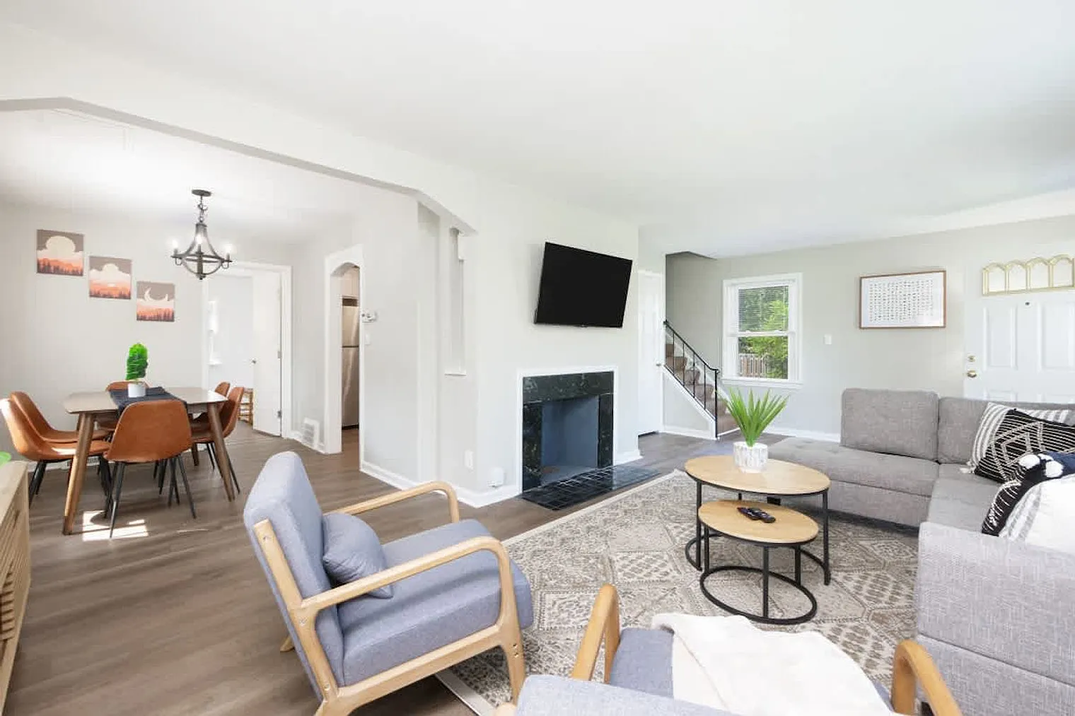 3 bed, 1.0 bath, $3,461 — Photo 2