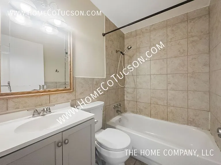 2233 N Catalina Ave — Photo 10