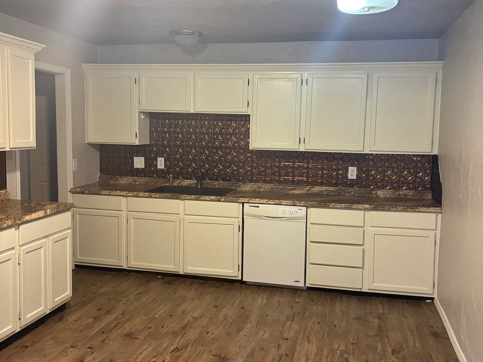 3 bed, 1125 sqft, $1,200 — Photo 4