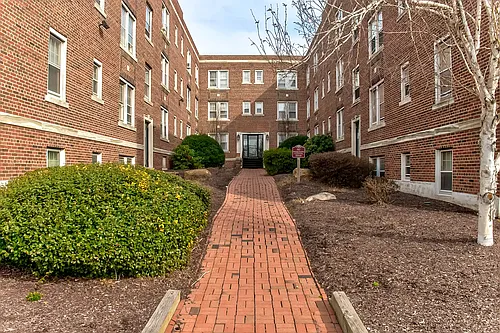 Tara Apartments Photo 1