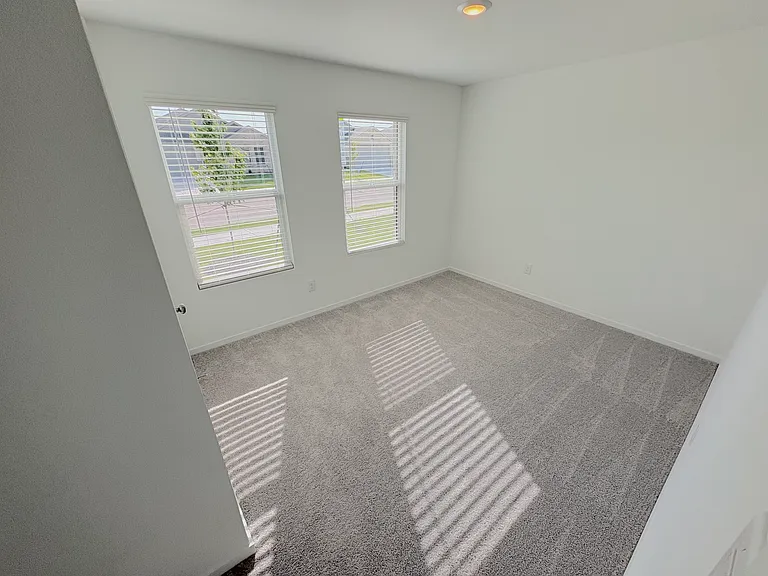 15020 Reyes Rd — Photo 6