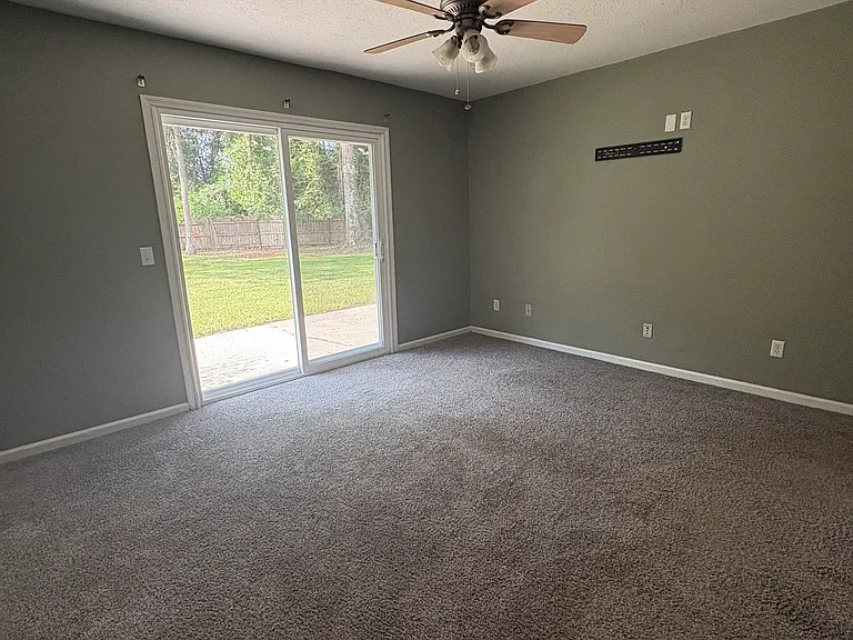 112 Boxwood Ct — Photo 7