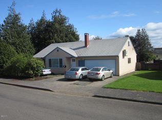 2307 10th St, Tillamook, OR 97141