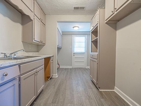 4th image of 4518 Quince Rd
