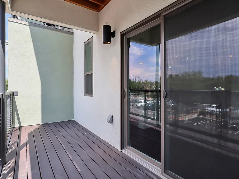 Unit 210, 1-bedroom, balcony
